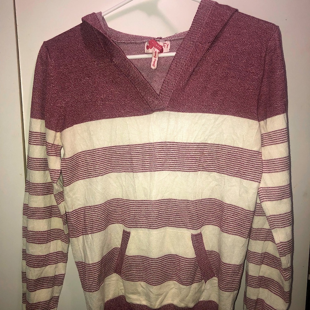 Poof! Sweater VNeck Purple & White long sleeve